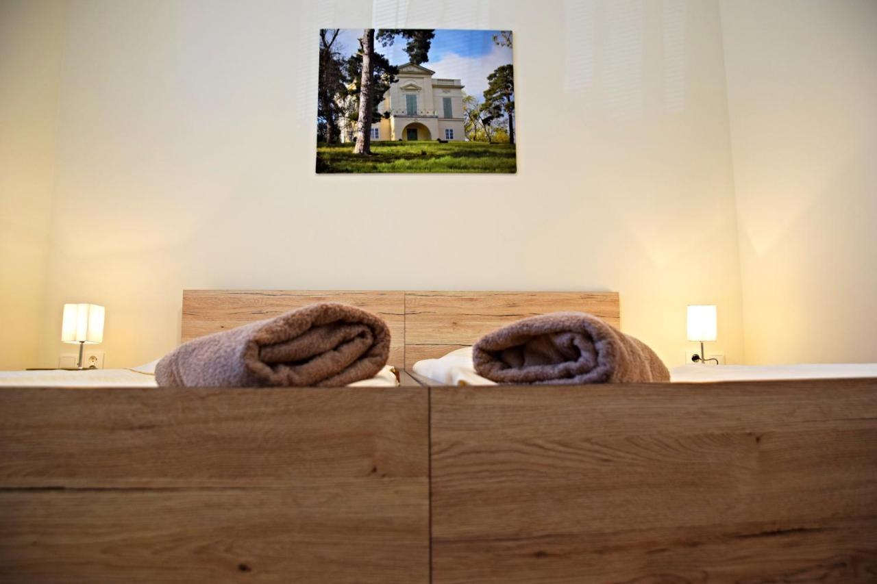 Comenius Moravus Vinarsky Dvur Mikulov Buitenkant foto